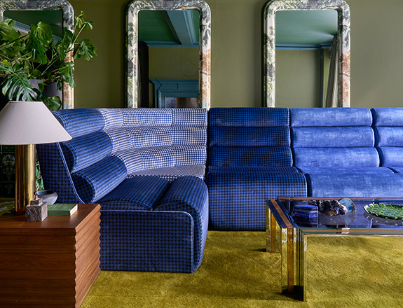 Aspect modular corner in Harpers Bazaar Houndstooth Cobalt and Royal